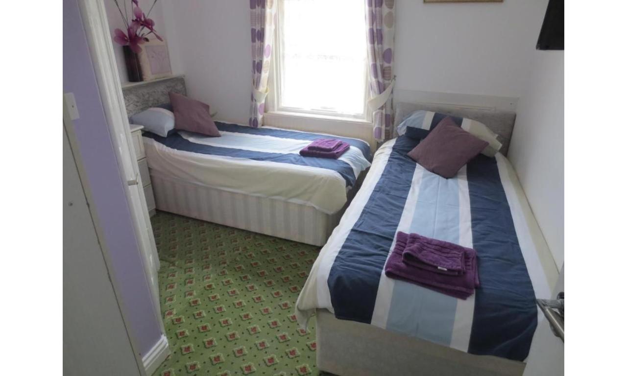 The Salendine Bed & Breakfast Blackpool Exterior photo